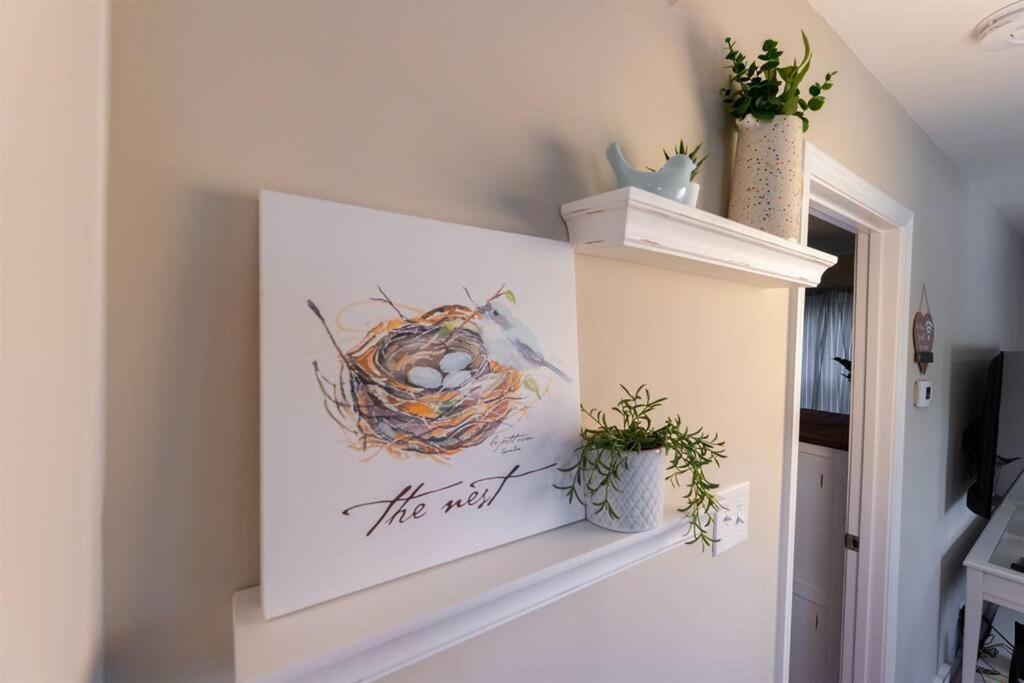 The Cardinal Nest A Cozy Cottage On Main St Saint Charles 외부 사진